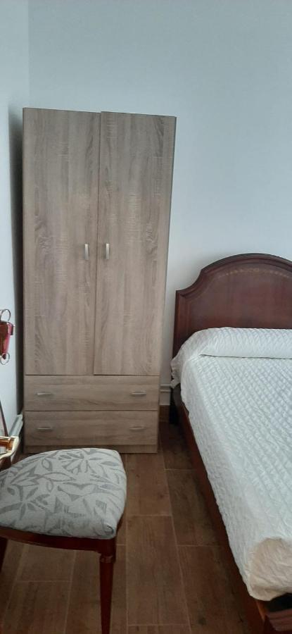 Alojamiento Casa León Santoña Exterior foto