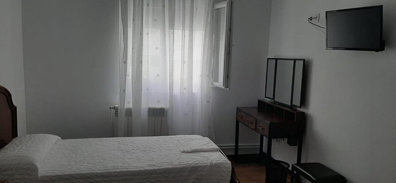 Alojamiento Casa León Santoña Exterior foto