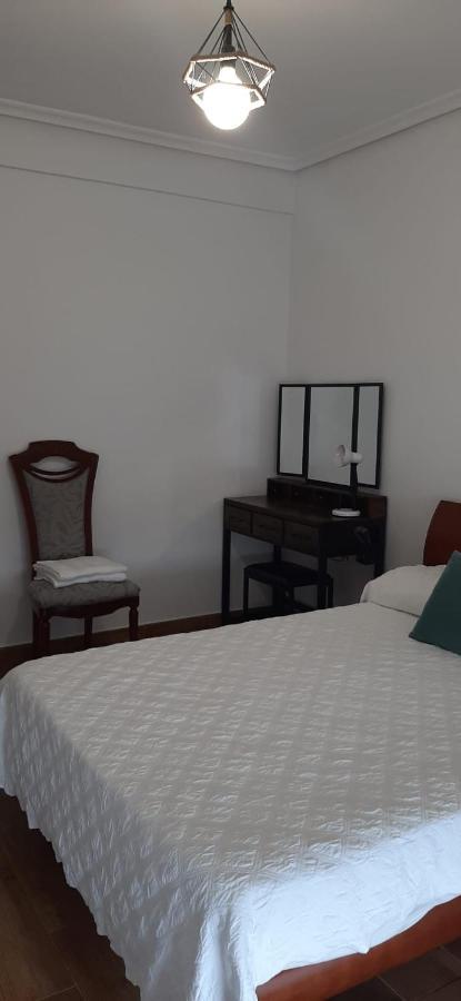 Alojamiento Casa León Santoña Exterior foto
