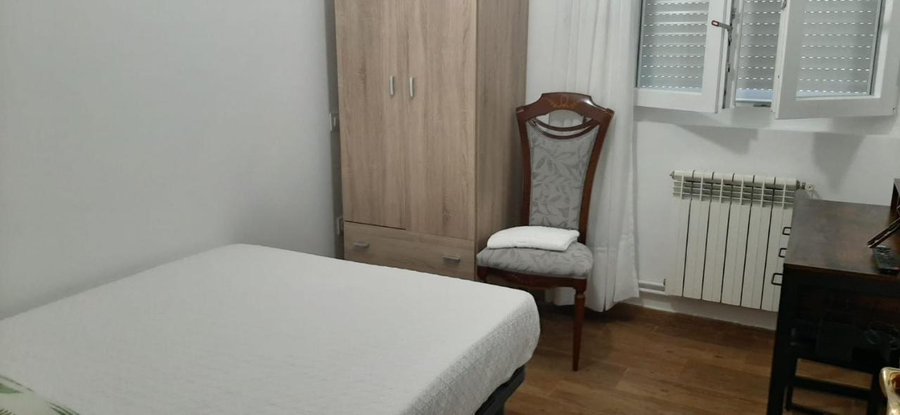 Alojamiento Casa León Santoña Exterior foto