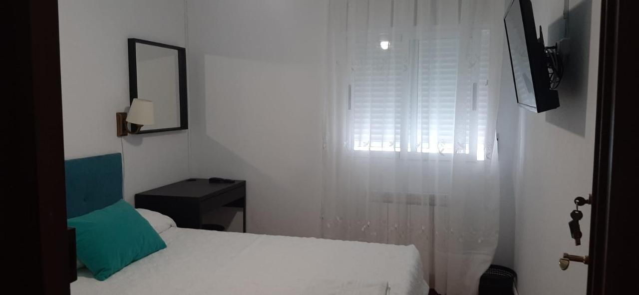 Alojamiento Casa León Santoña Exterior foto